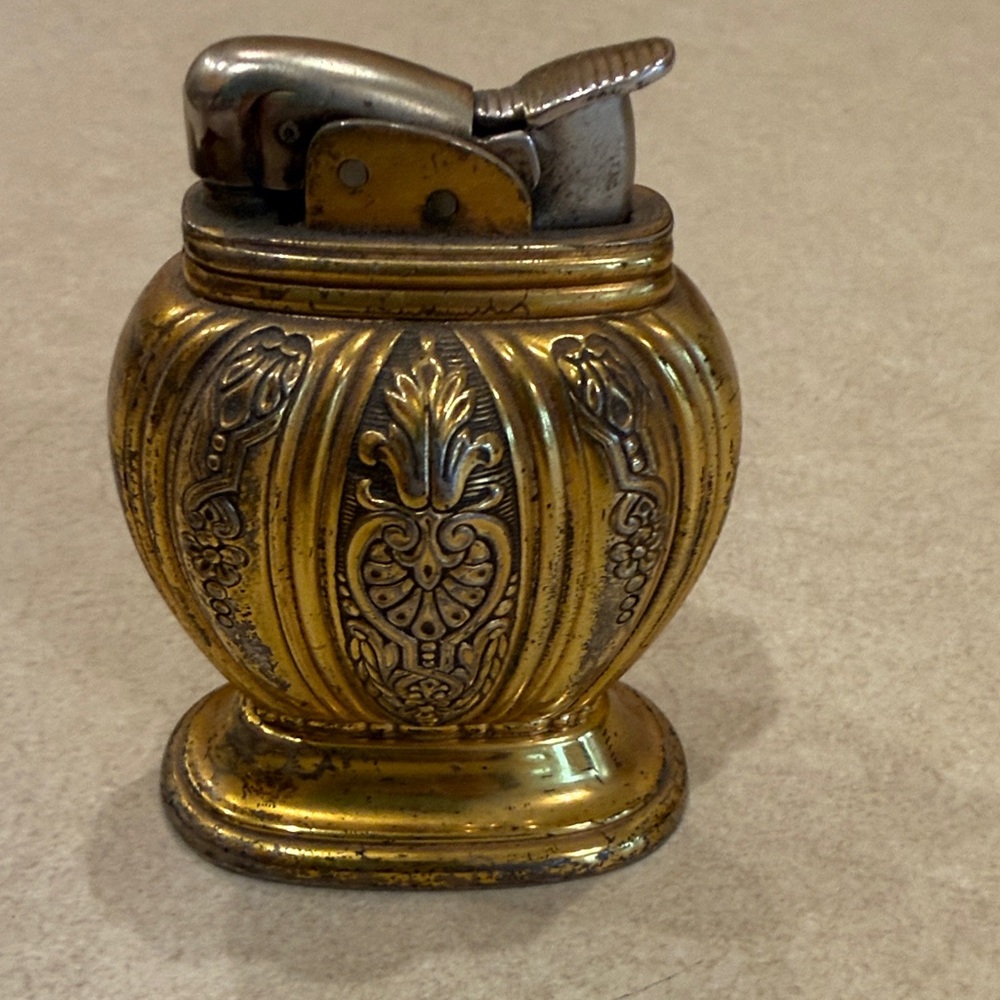 Vintage EVANS Ornate Gold Table Lighter 1930s.